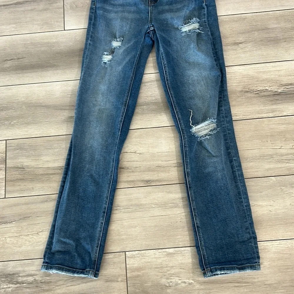 Vervet Carlene slim size 25 distressed straight leg jeans